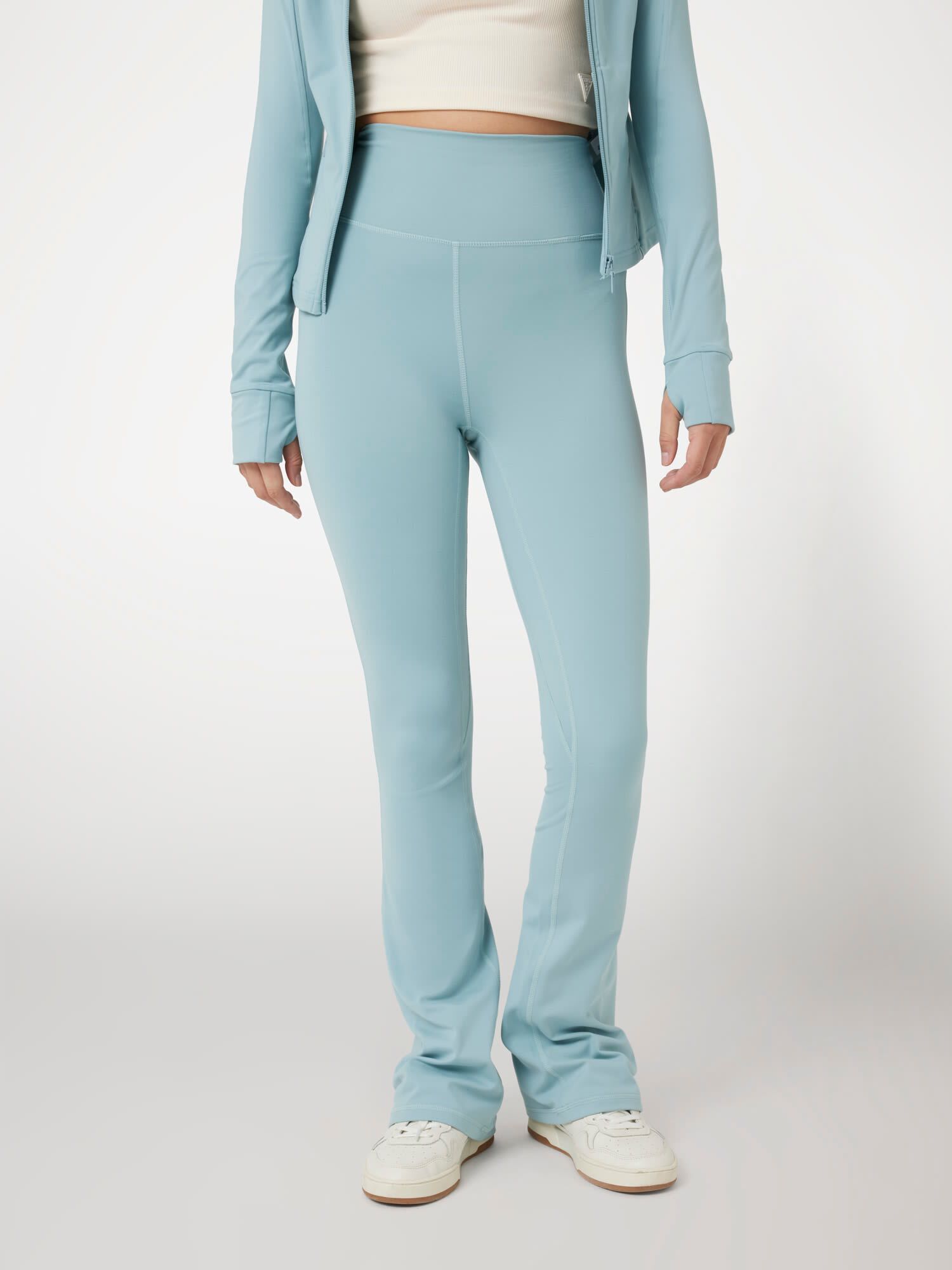 Guess athletic wear shop