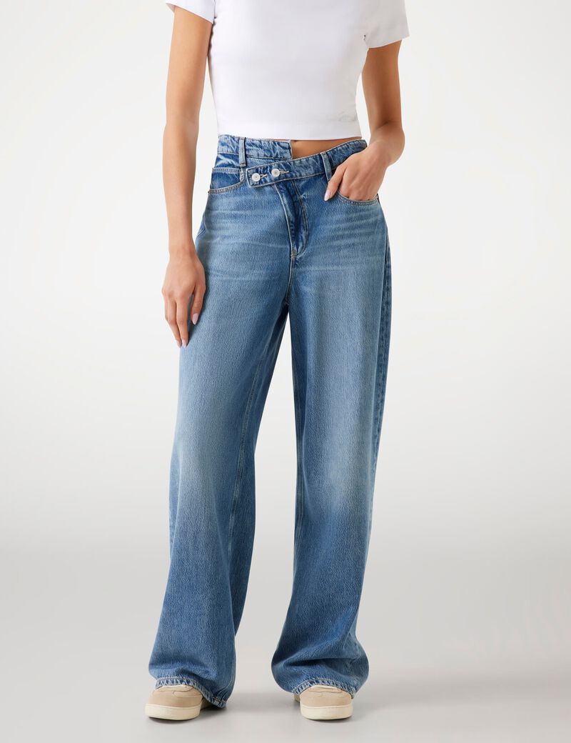 بنطال جينز واسع الساق متوسط ​​الارتفاع