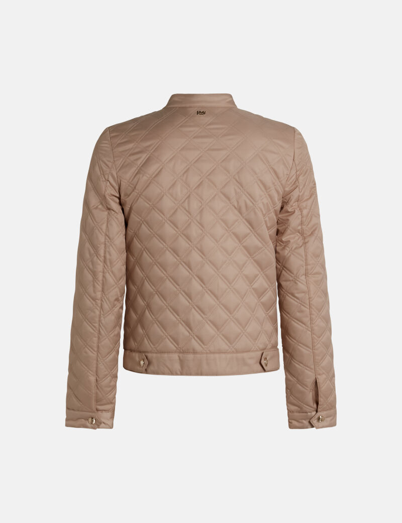 جاكيت أديلايد