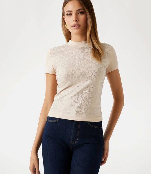 تي شيرت بسلسلة بشعار الماركة على كامل التصميم