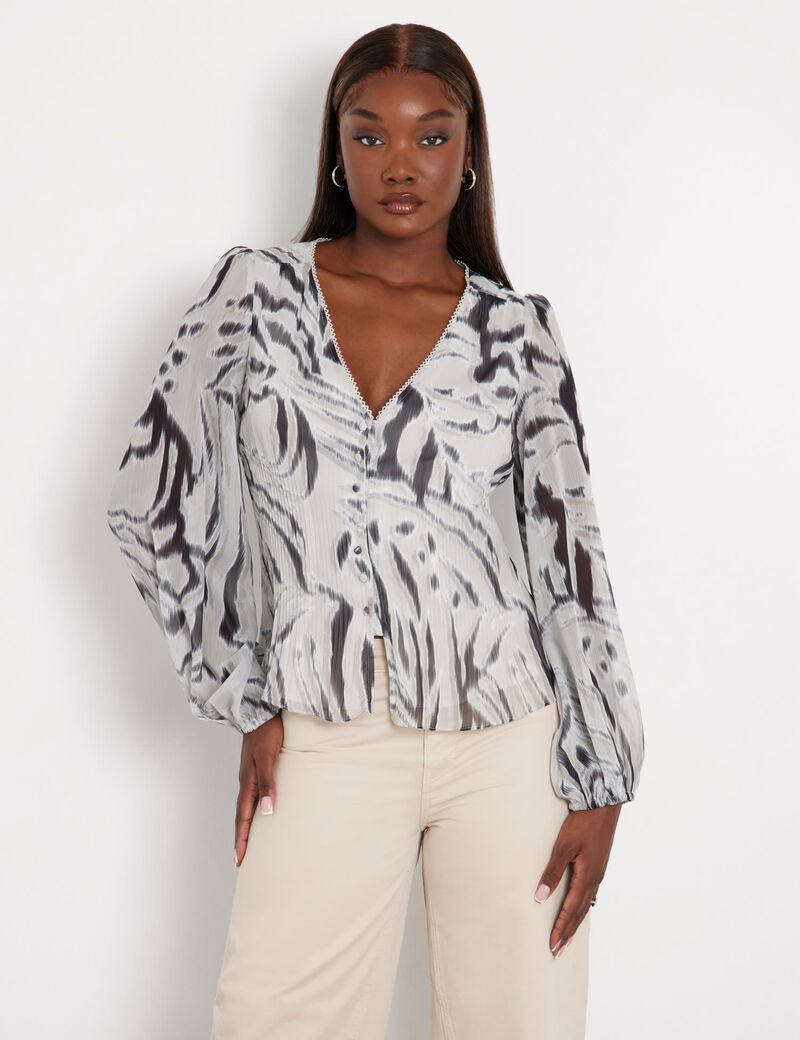 بلوزة بطبعة حمار الوحش