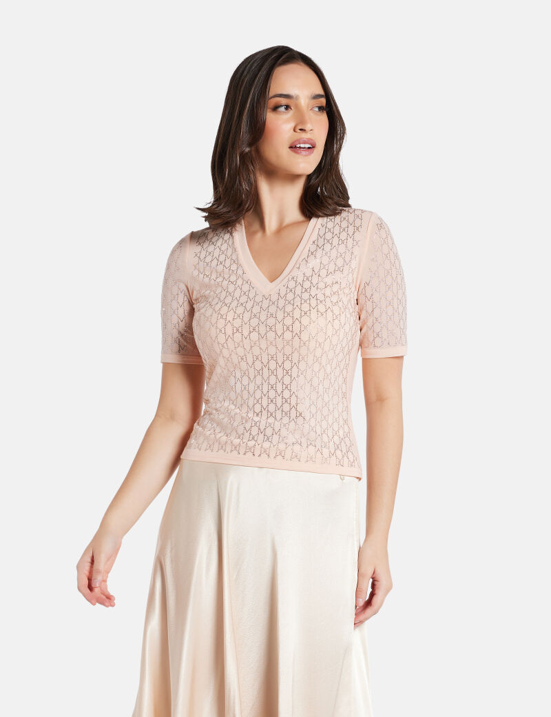 بلوزة أريا ذات أكمام 3/4 وفتحة رقبة على شكل حرف V