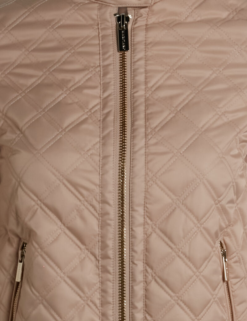 جاكيت أديلايد