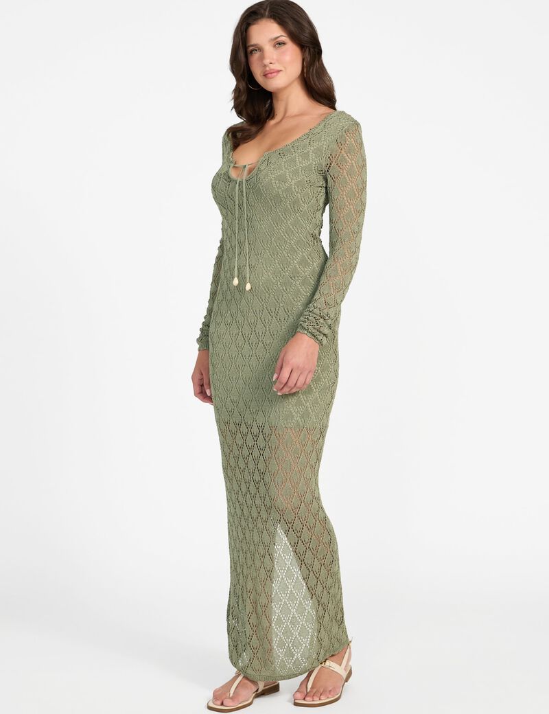 فستان ماكسي مفتوح من الأمام