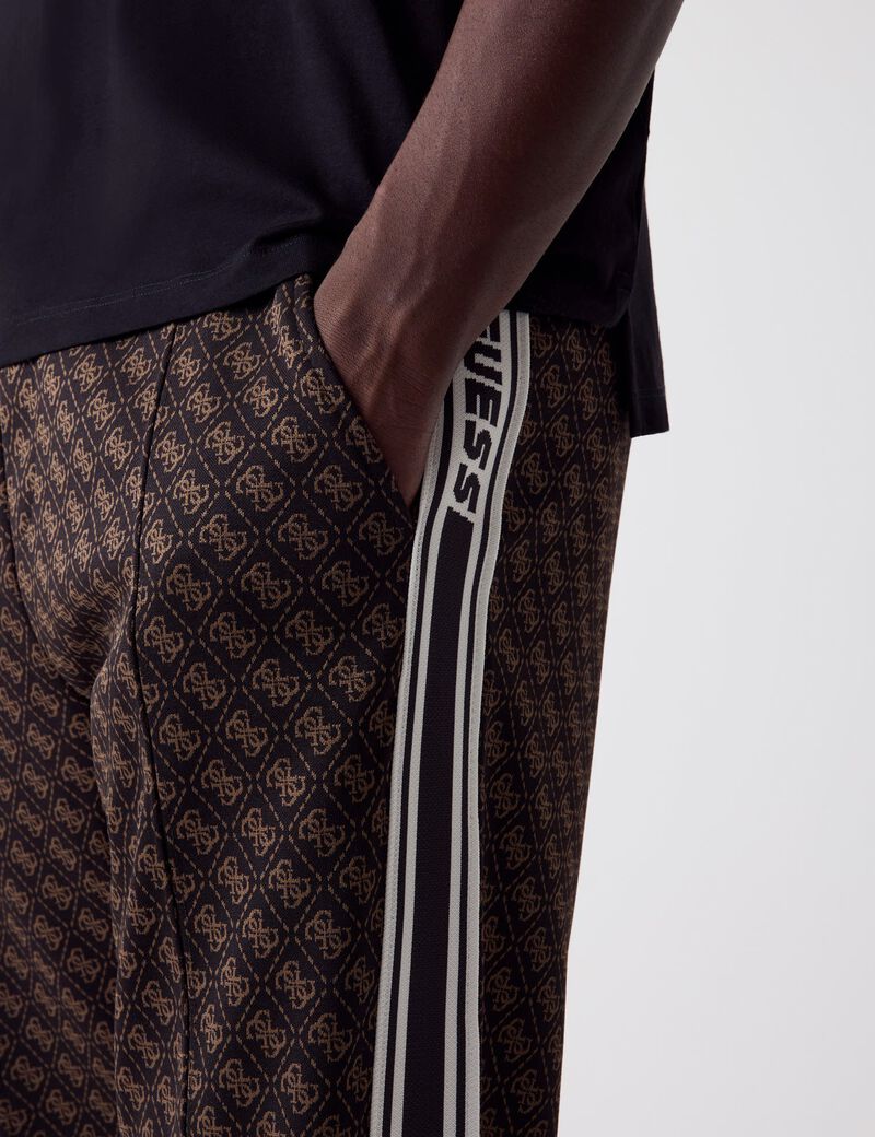 Straight leg sweatpants