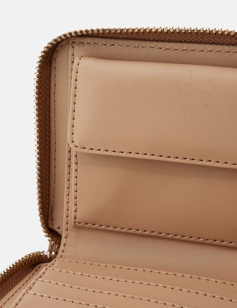 محفظة كريسيديا بشعار 4G الفاوانيا الصغيرة