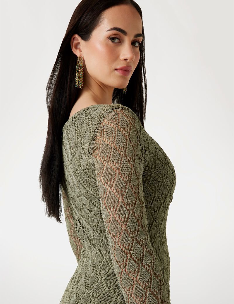 فستان ماكسي مفتوح من الأمام