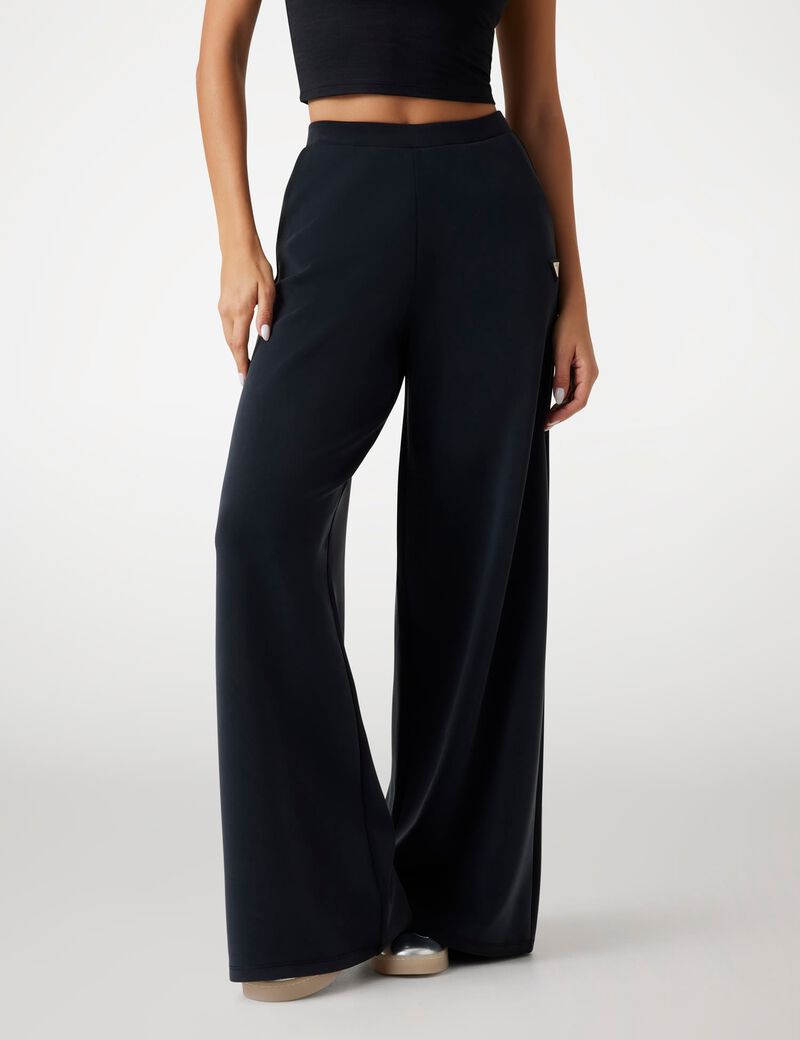Wide-leg pants