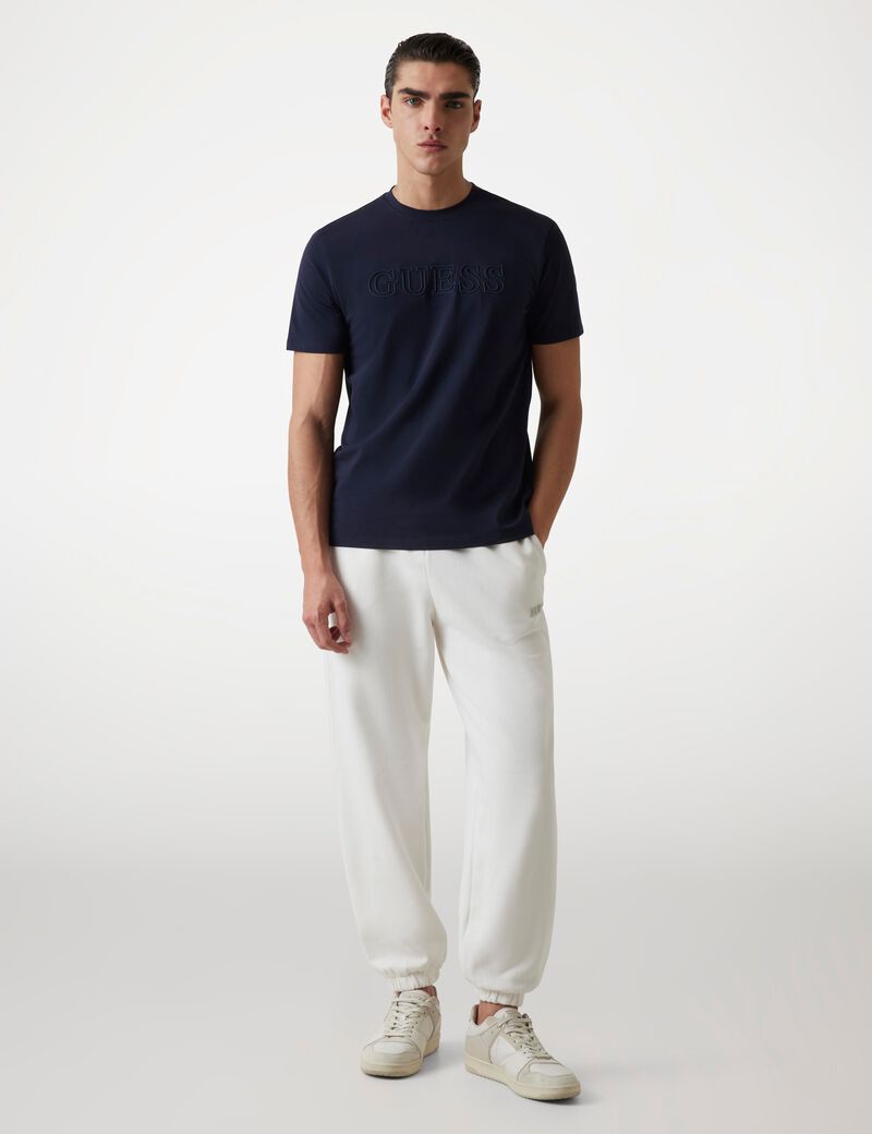 تي شيرت بشعار أمامي