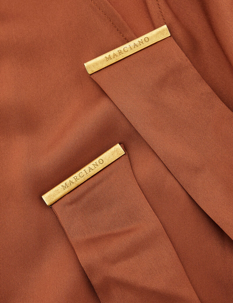 بلوزة مارسيانو ملفوفة