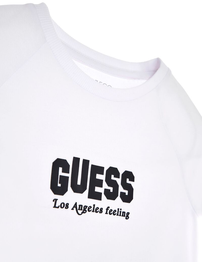 تيشيرت بشعار أمامي