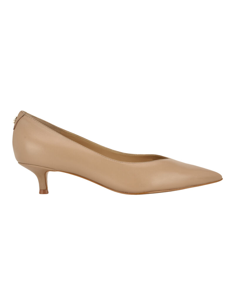 guess casen pumps