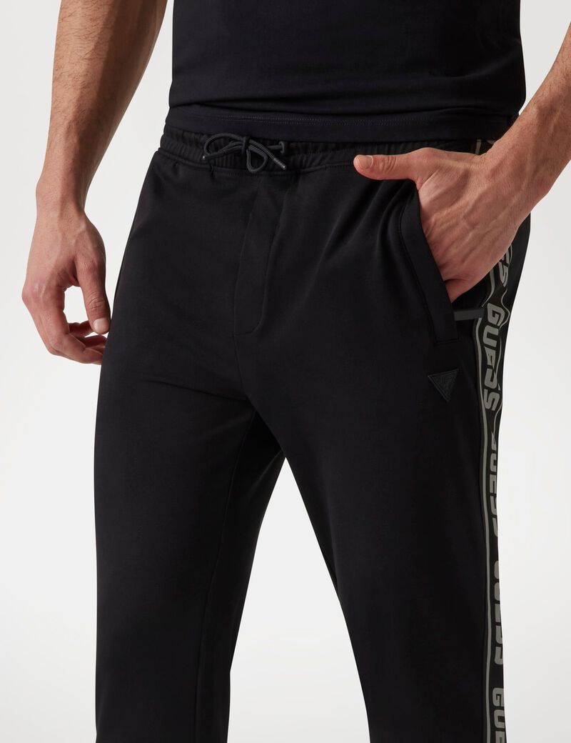 بنطال رياضي