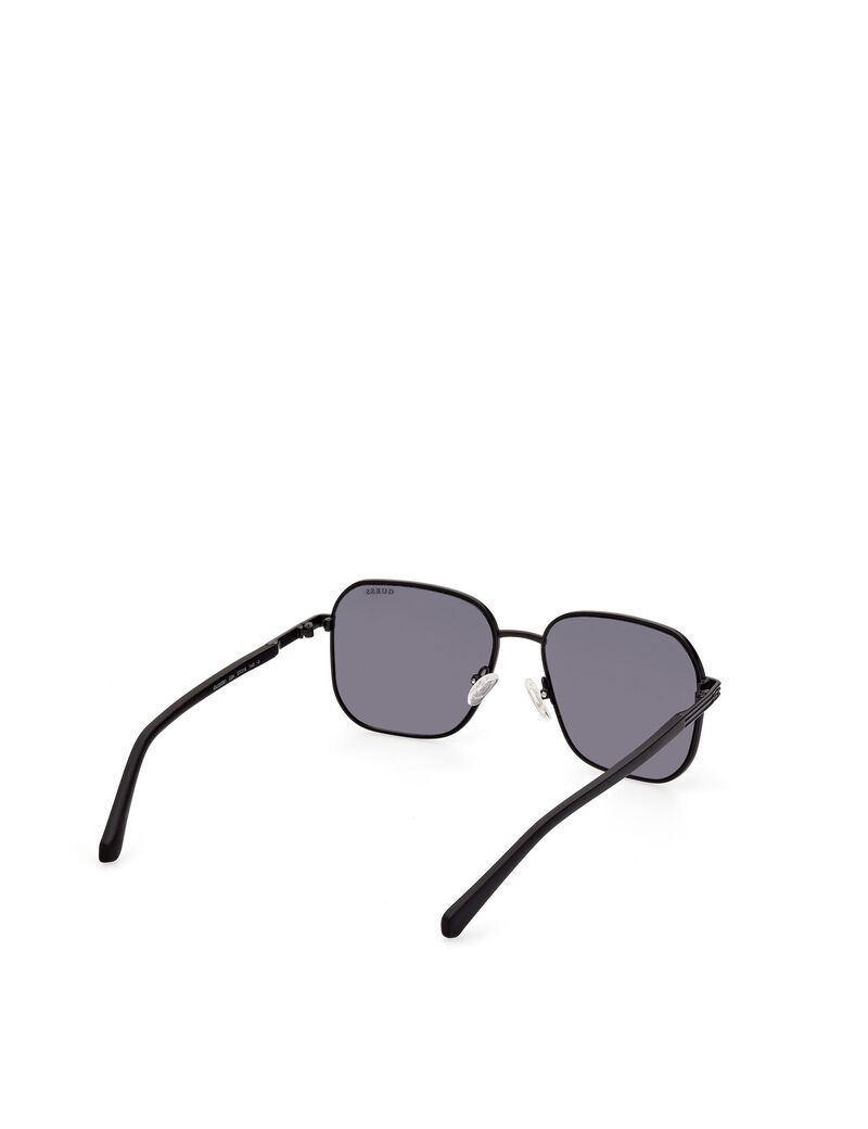 نظارة شمسية بعدسات مربعة