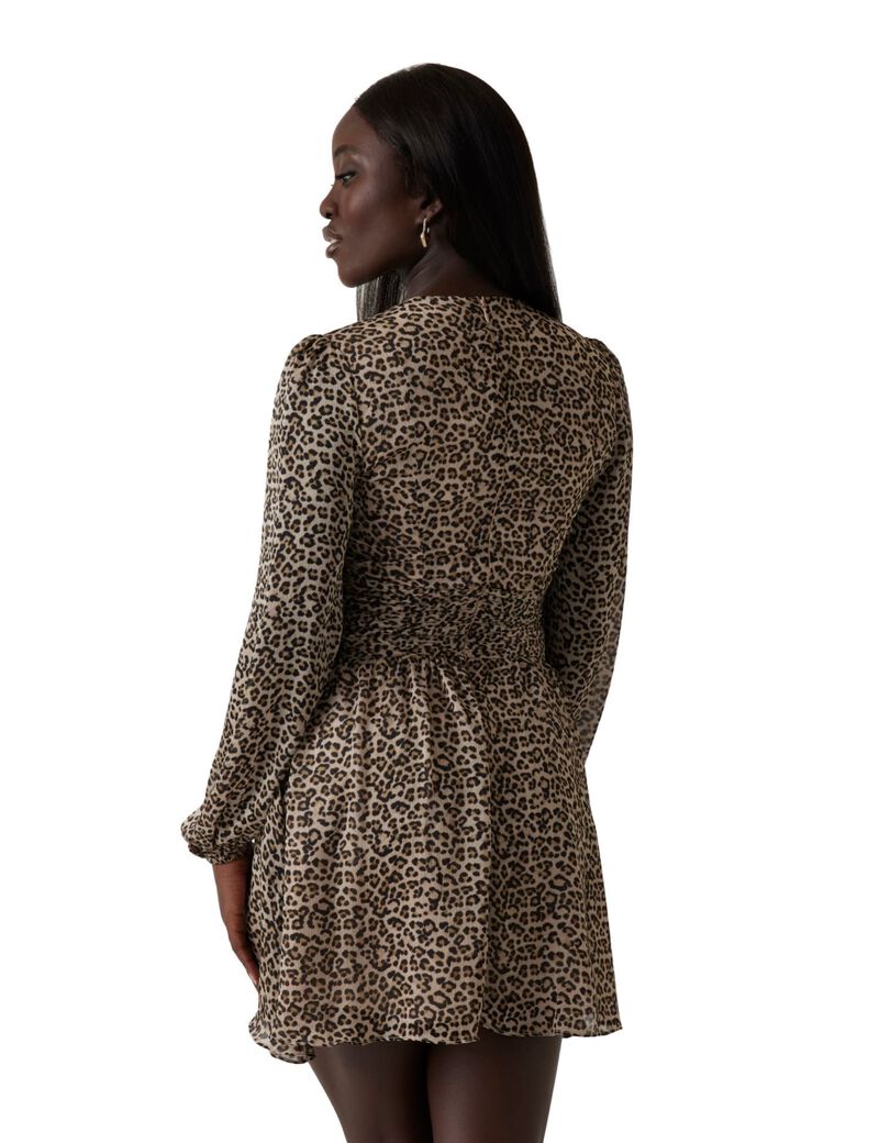 فستان قصير بطبعة زهور