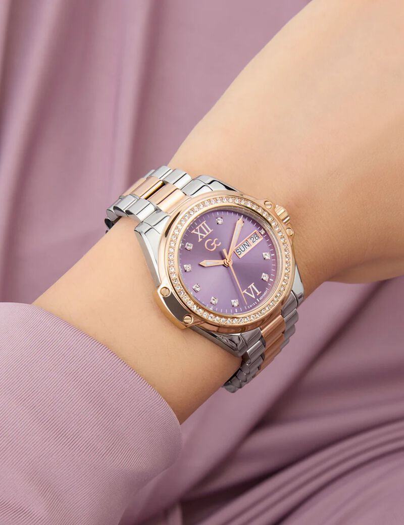 Gc Bolt Lady mid size metal watch