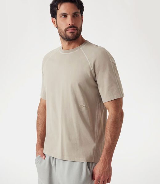 تي شيرت بشعار بقصّة عادية