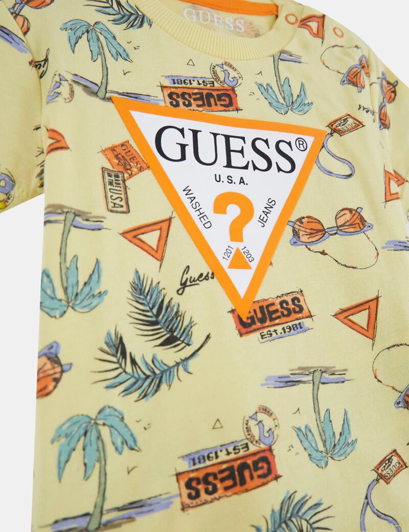 طقم تي شيرت وبنطلون جينز