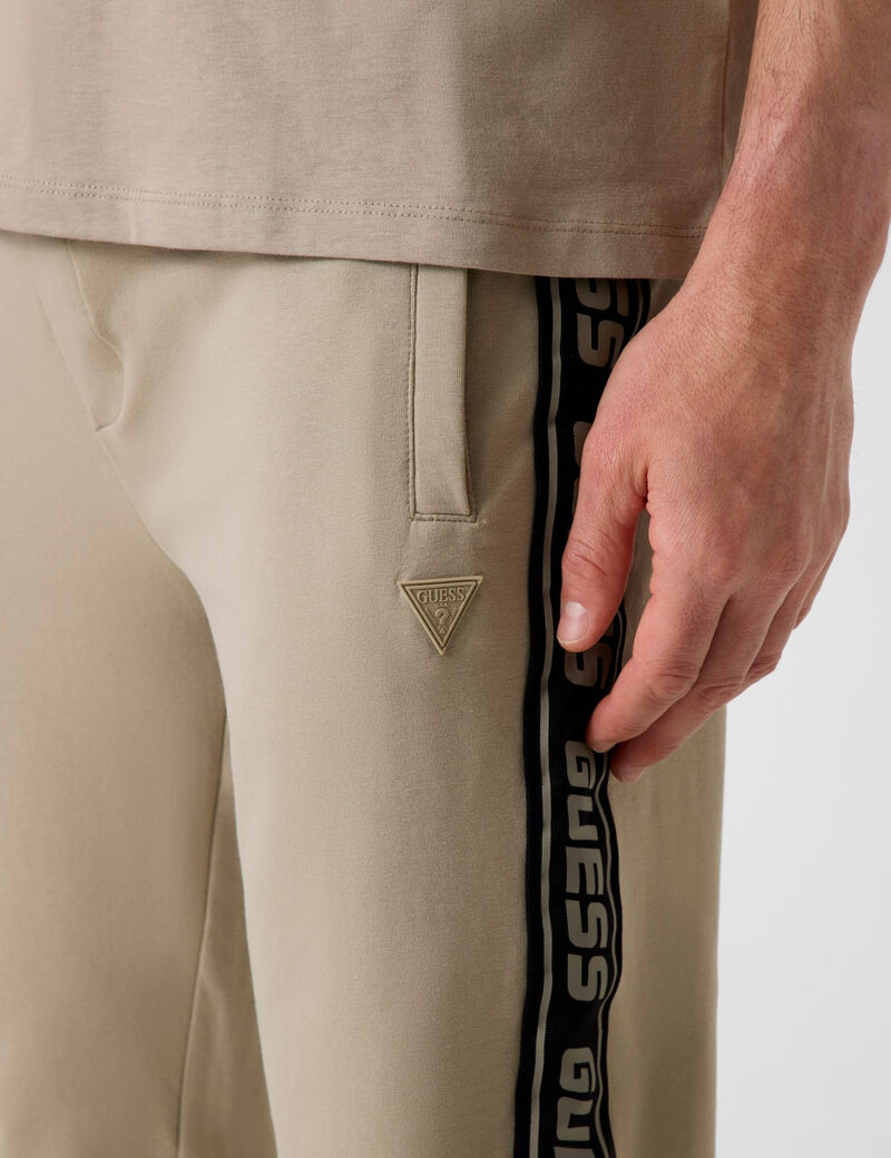 guess joggers pant