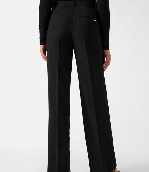 Wide-leg pants