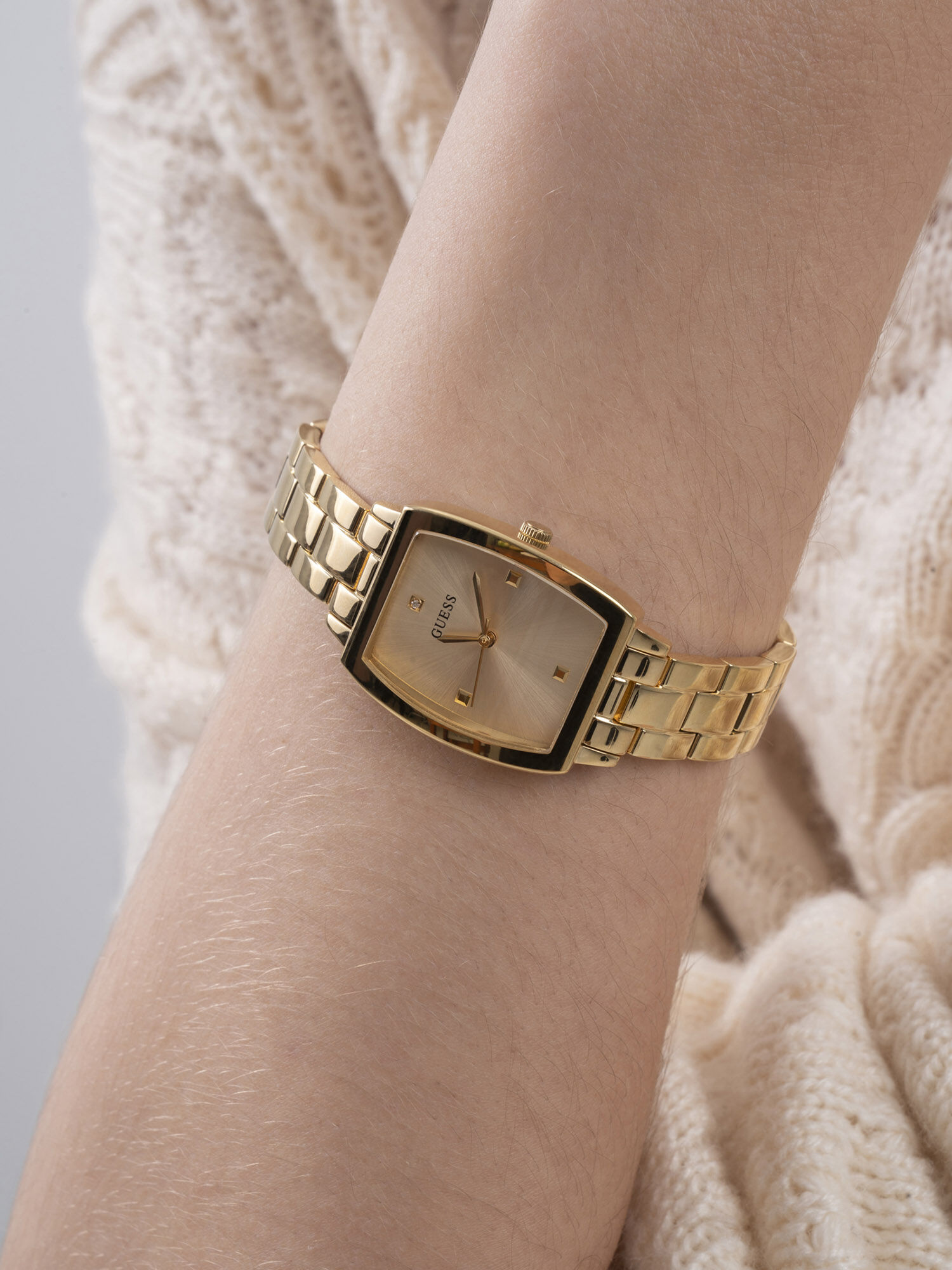 Diamond hotsell guess watch