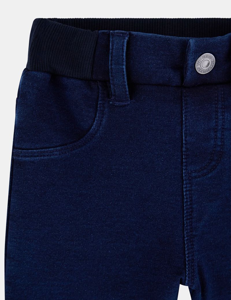 طقم تي شيرت وبنطلون جينز