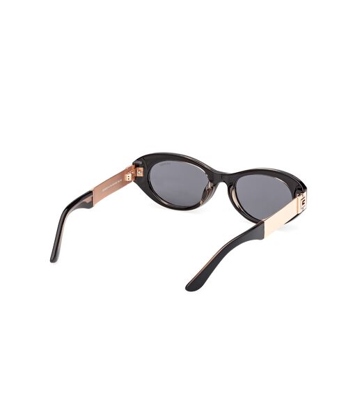 Oval plastic sunglasses