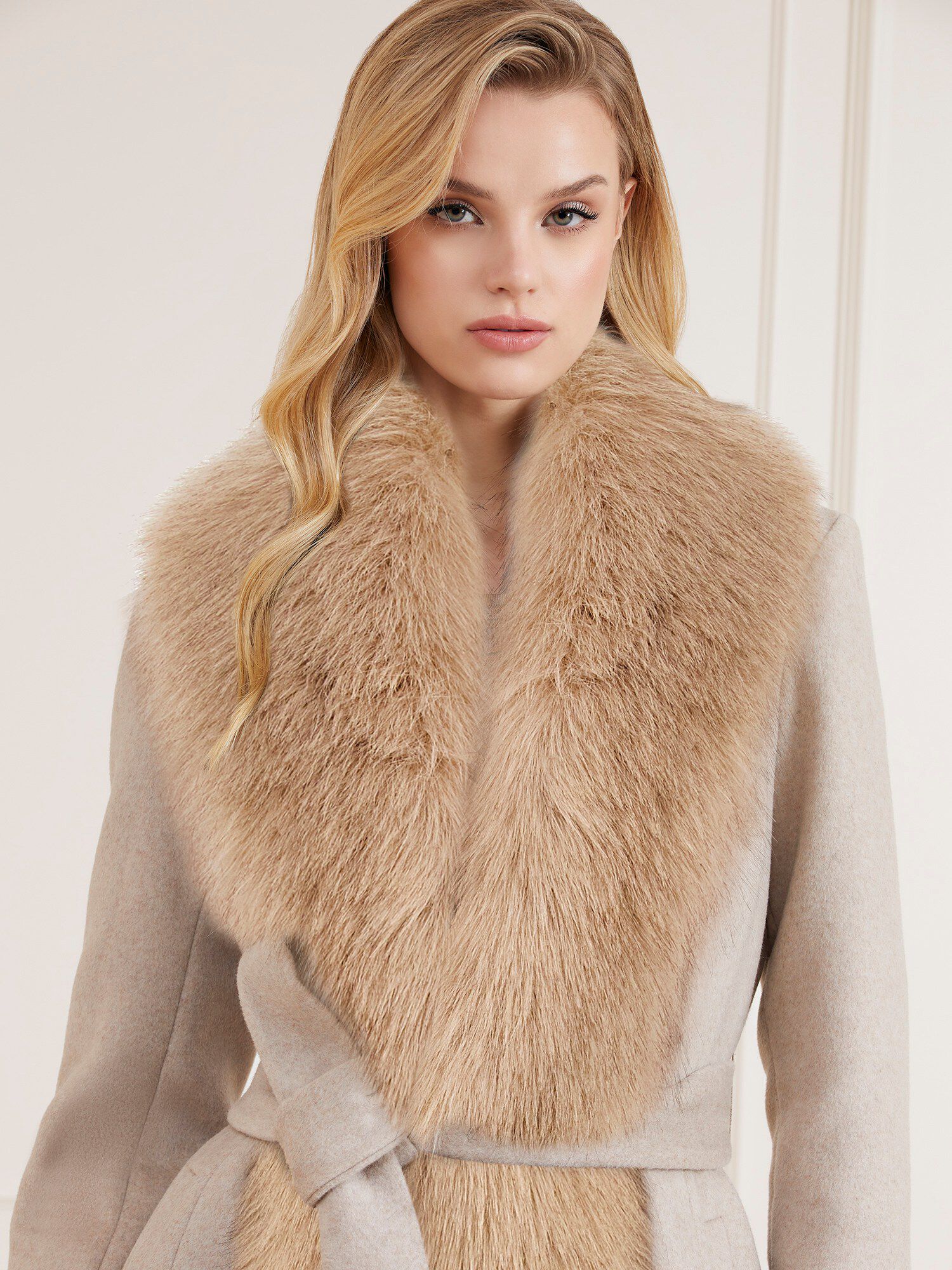 Guess coat with fur deals