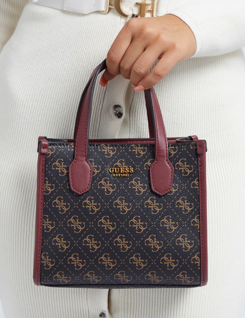 حقيبة توت صغيرة