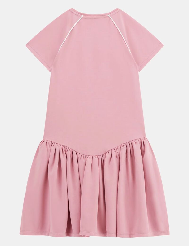 فستان ملائم وواسع