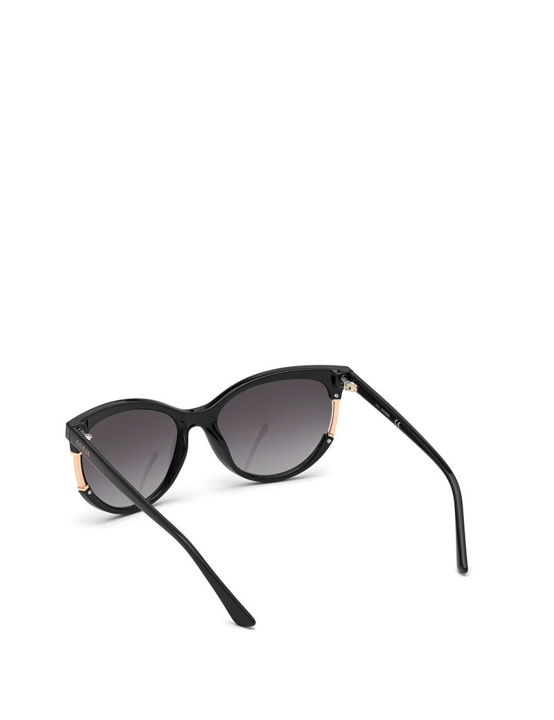 نظارة شمسية بعدسات كبيرة بتصميم عين القط