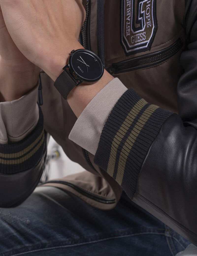 ساعة انالوج الماسية