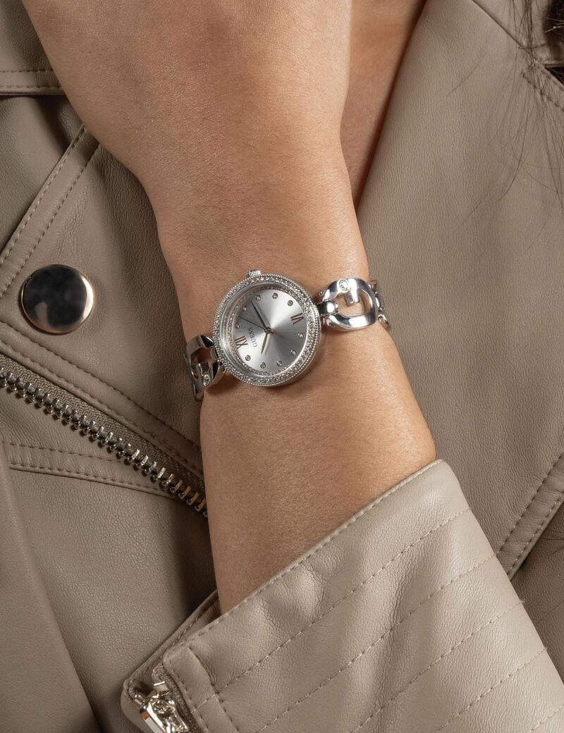 ساعة تناظرية من الفولاذ المقاوم للصدأ