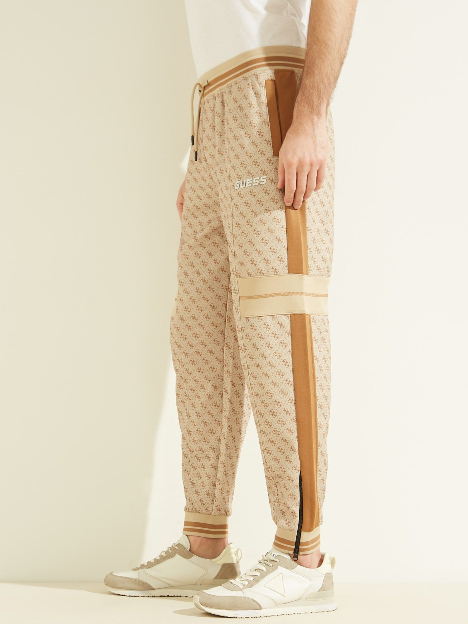 Puma luxe logo joggers online