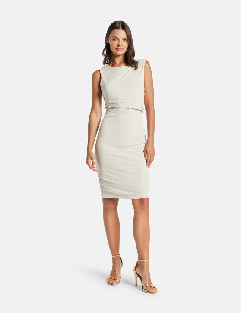 فستان بريسكا الضيق