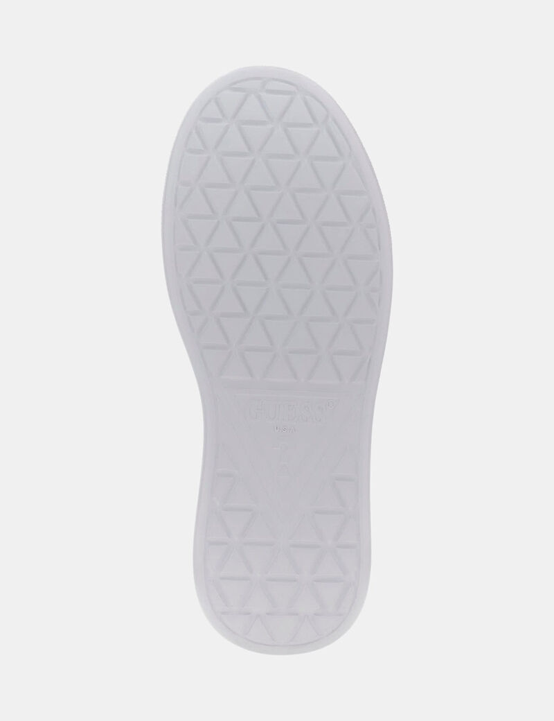 Pravi sneakers