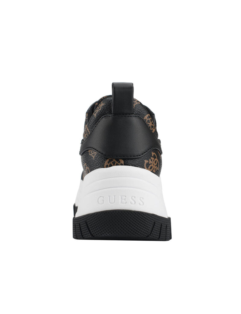 حذاء رياضي بلاتفورم