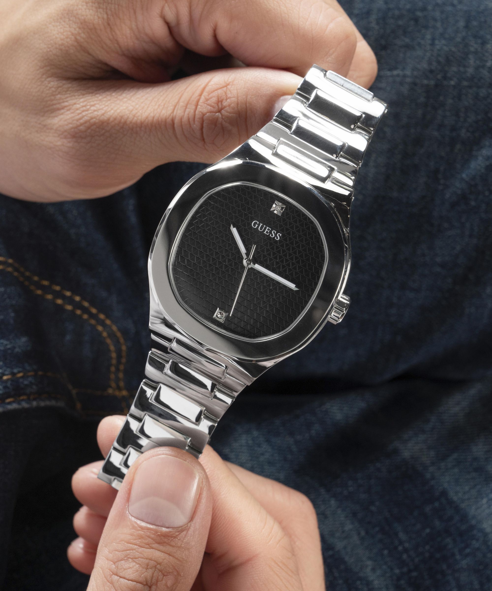 Stainless steel analogue watch