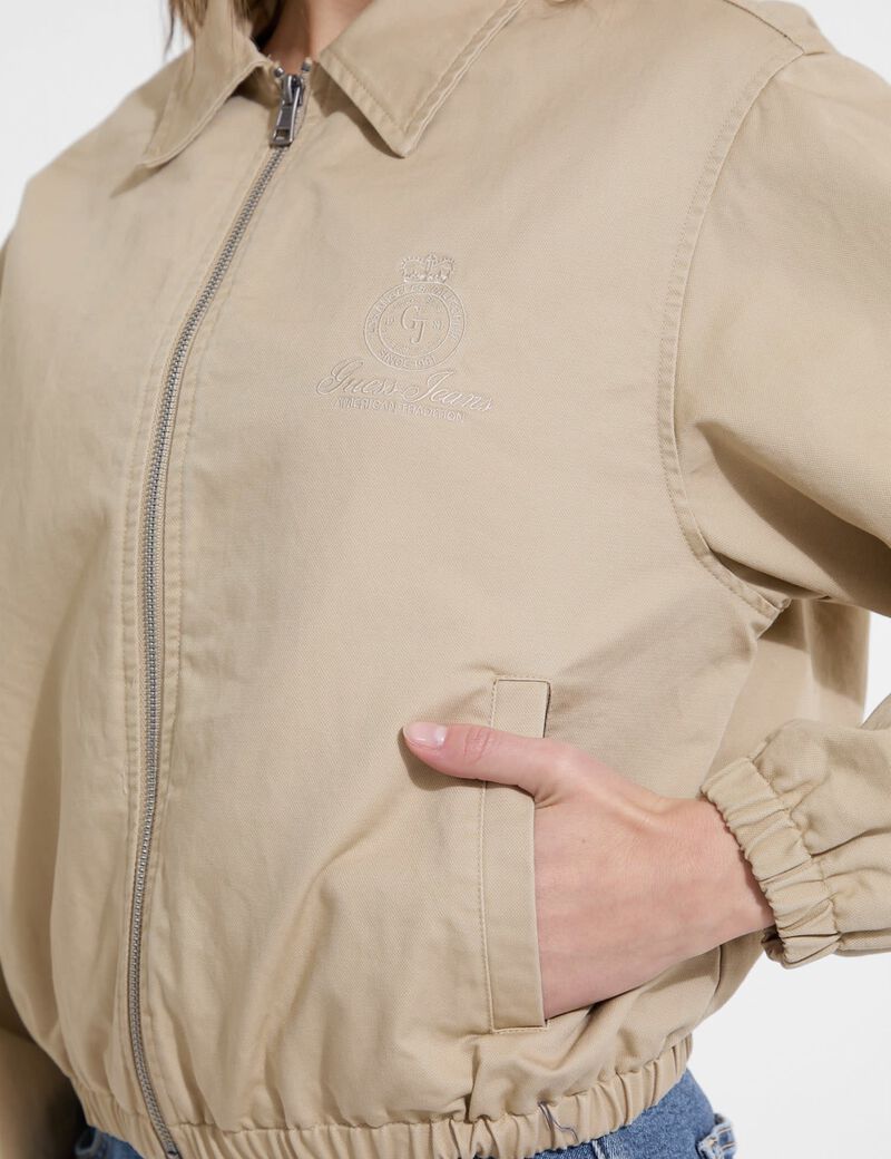 جاكيت بومبر مطرزة