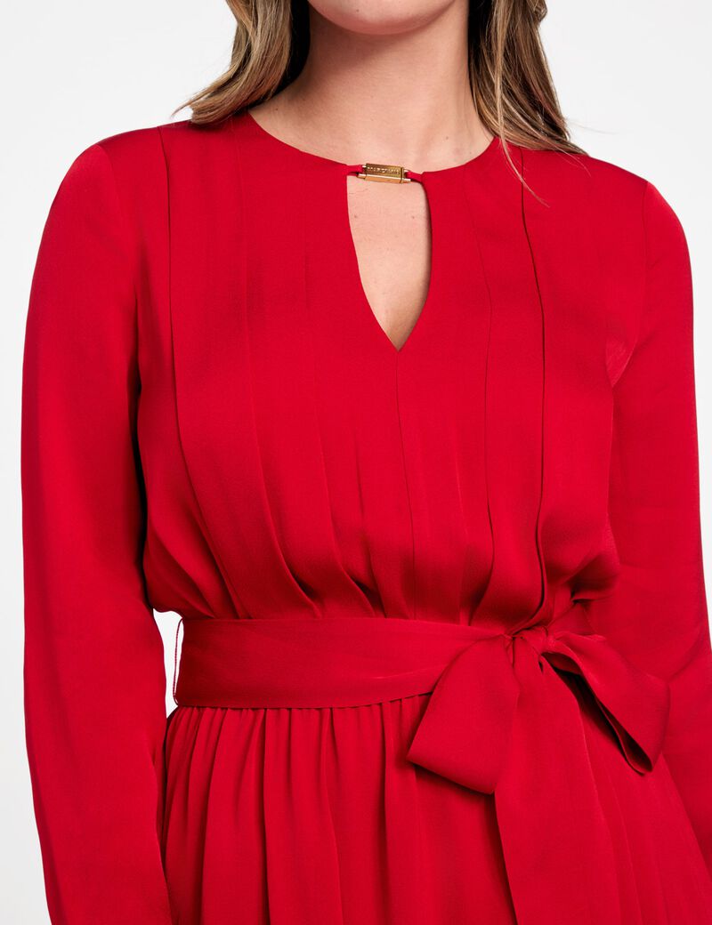 فستان مارسيانو قصير بقصة ضيقة وواسعة