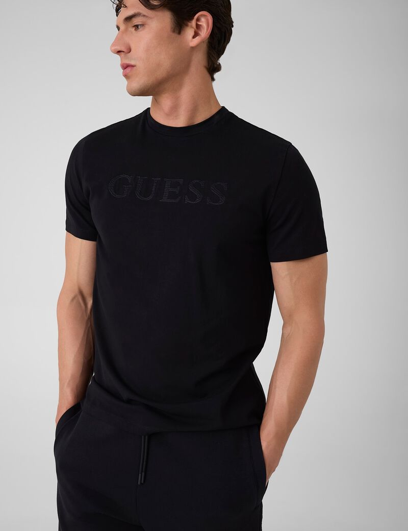 Embroidery logo t-shirt