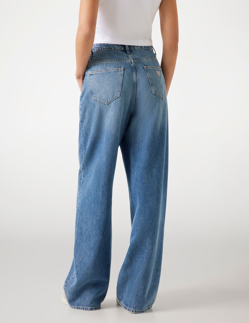 بنطال جينز واسع الساق متوسط ​​الارتفاع