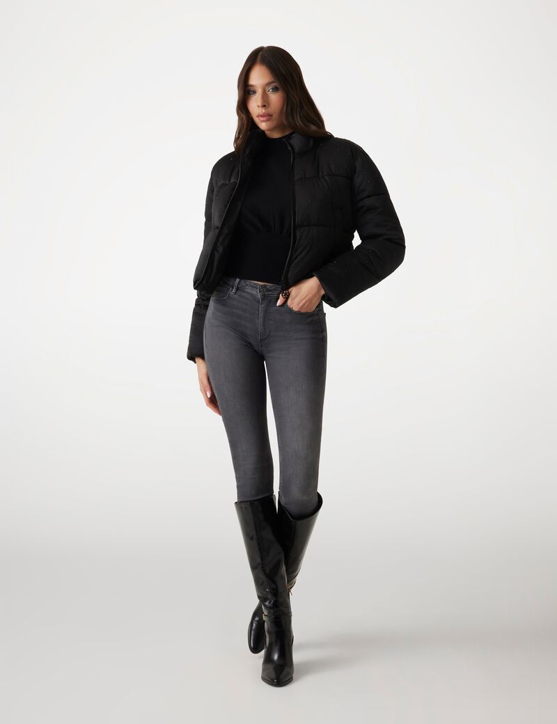 جاكيت منتفخ مرصعة بأحجار الراين