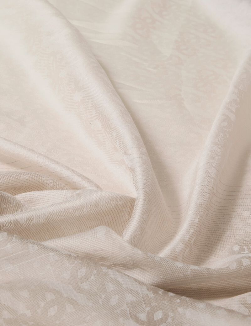 Jacquard scarf