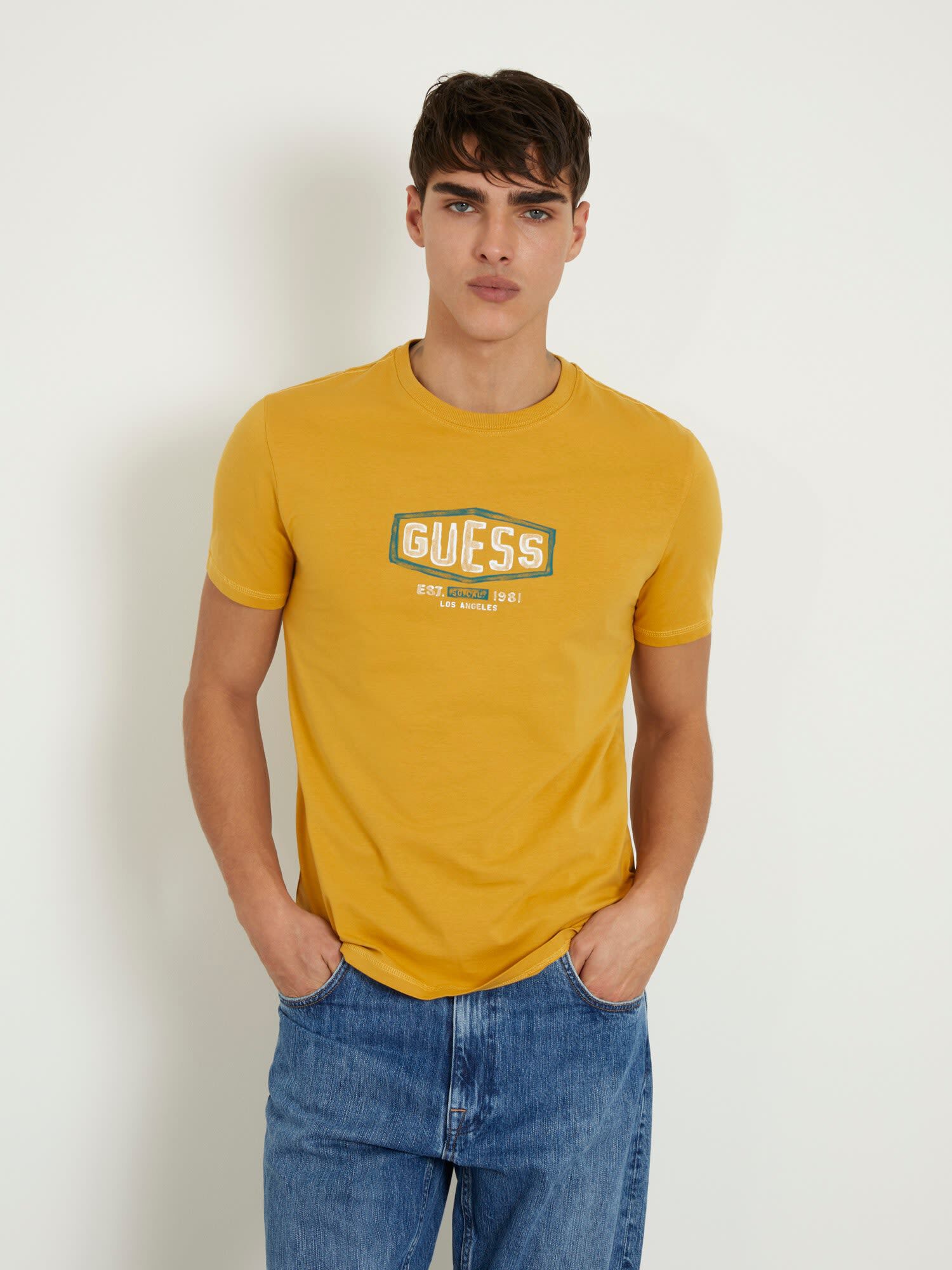 Guess clothes store shop online