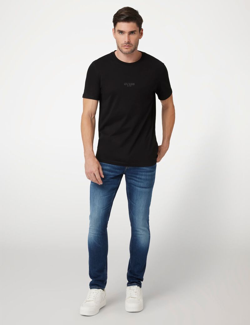 Small logo t-shirt