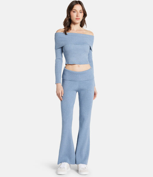 سترة نينا مكشوفة الكتفين