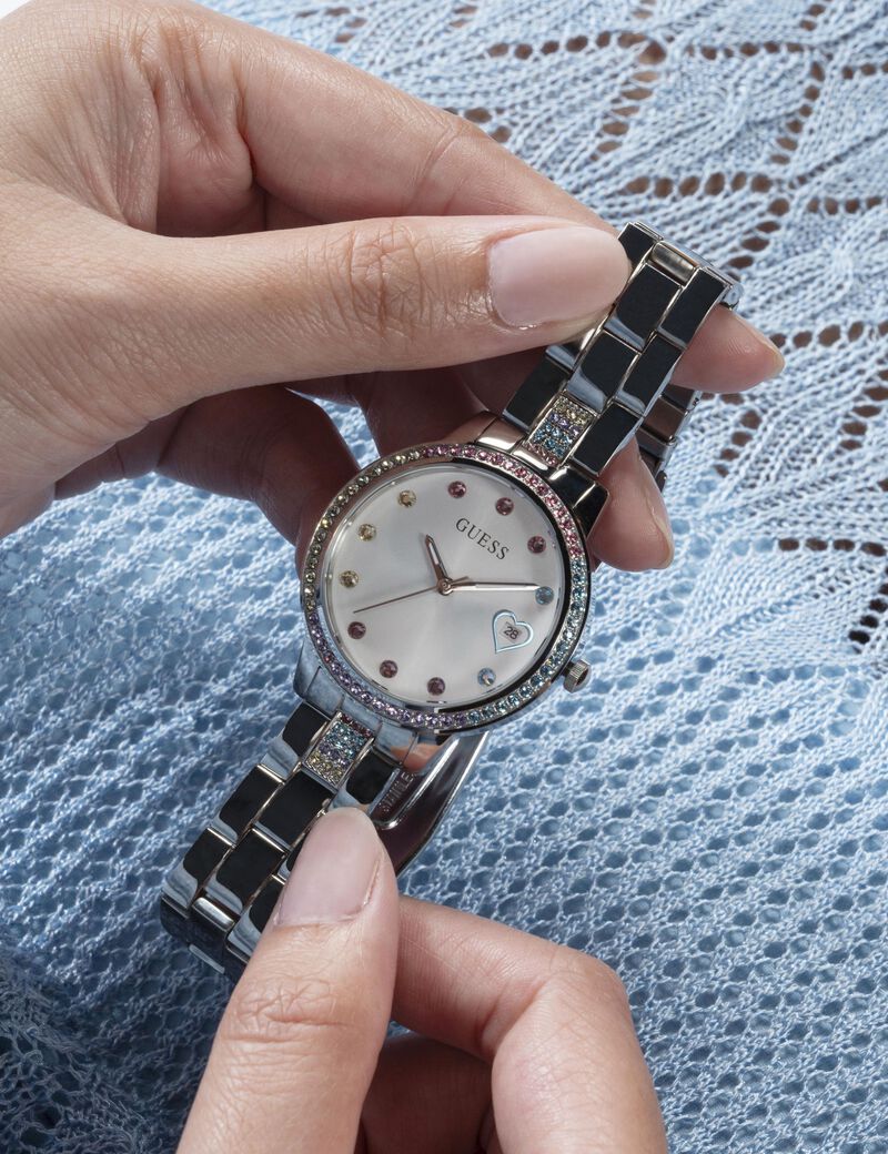 ساعة تناظرية كريستالية