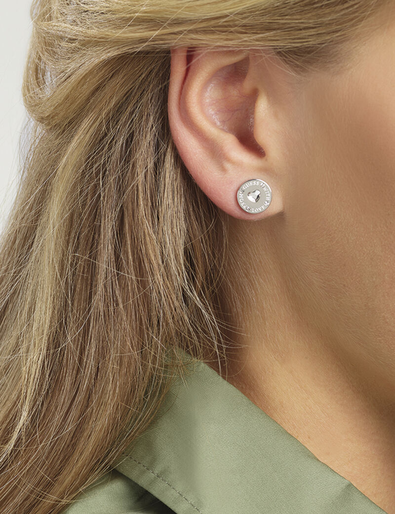 "من تخمين الحب" أقراط