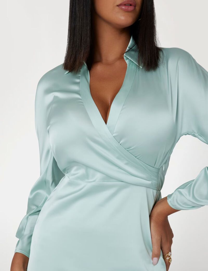 فستان قصير ملفوف